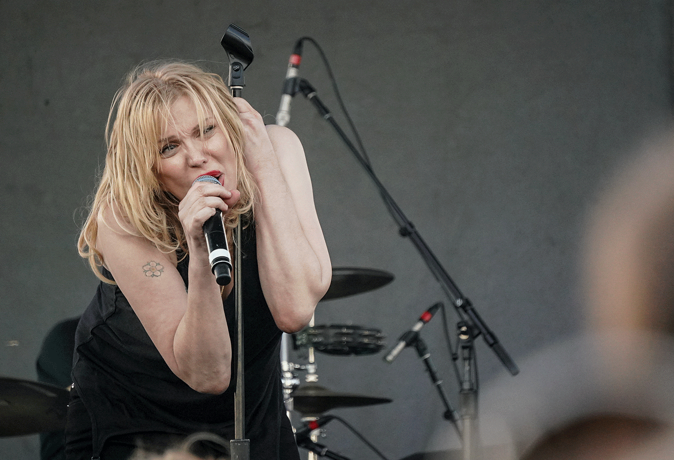 courtneylove2.gif