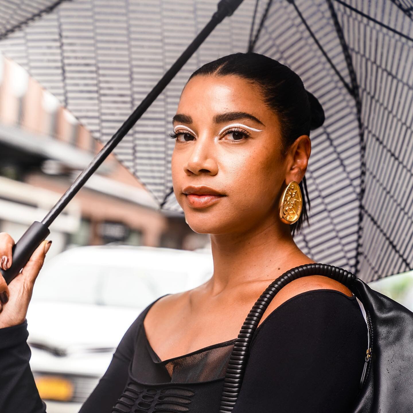 DAY 4 Style | A humid and misty day spread across NYFW, as expected. Traditionally the September 11th shows get the short end of the stick due to a day of mourning, but fashionistas didn&rsquo;t let that hinder their energy this year. 

Slicking thei