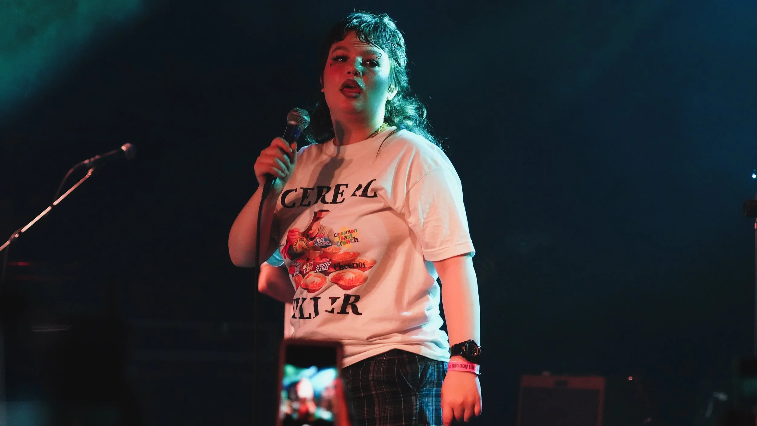 Lola Young at the Echoplex by Asha Mone-04.jpg