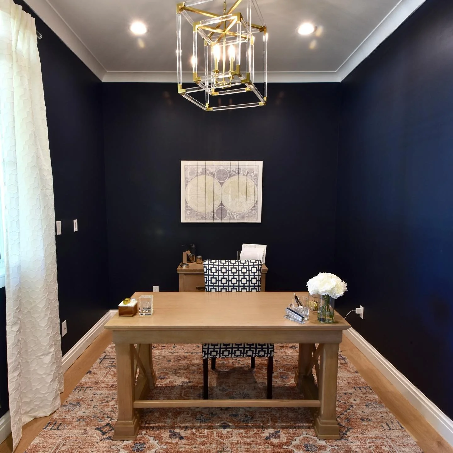 Home office vibes! Wouldn&rsquo;t you want to wfh if this was what you could walk into?

#InteriorDesign #InteriorDesigner #Interiors #Art #Architecture #Interior #InteriorArchitecture #NoFilter #PhotoOfTheDay #Photography #diyprojects #decoration #P