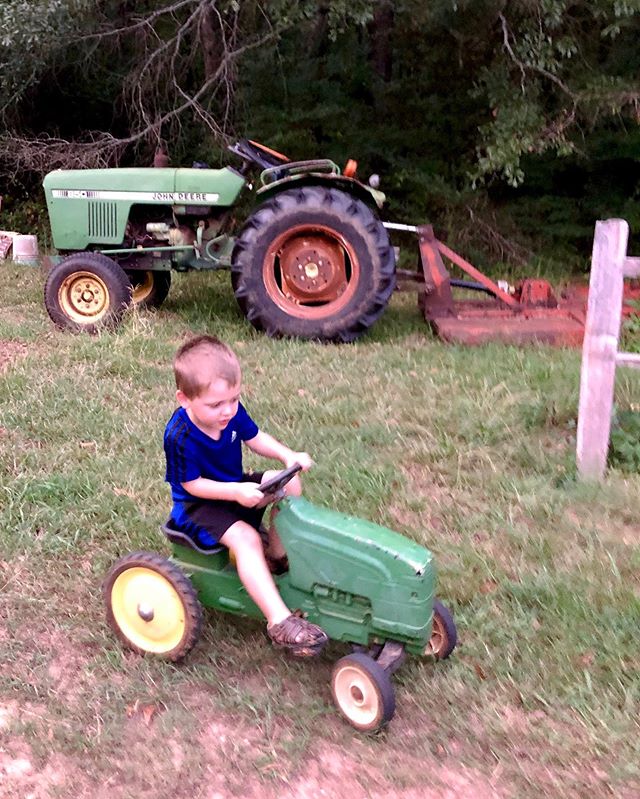 The obsession starts early.
.
.
.
.
#ridgecreekfamilyfarm #farmstyle #farmstyleliving #farmlife #southernliving #southernlife #southernsunsets #georgia #farmtotable #farmliving #farmfresh #farmfresheggs #freerangechickens #pork #beef #chicken #chicke