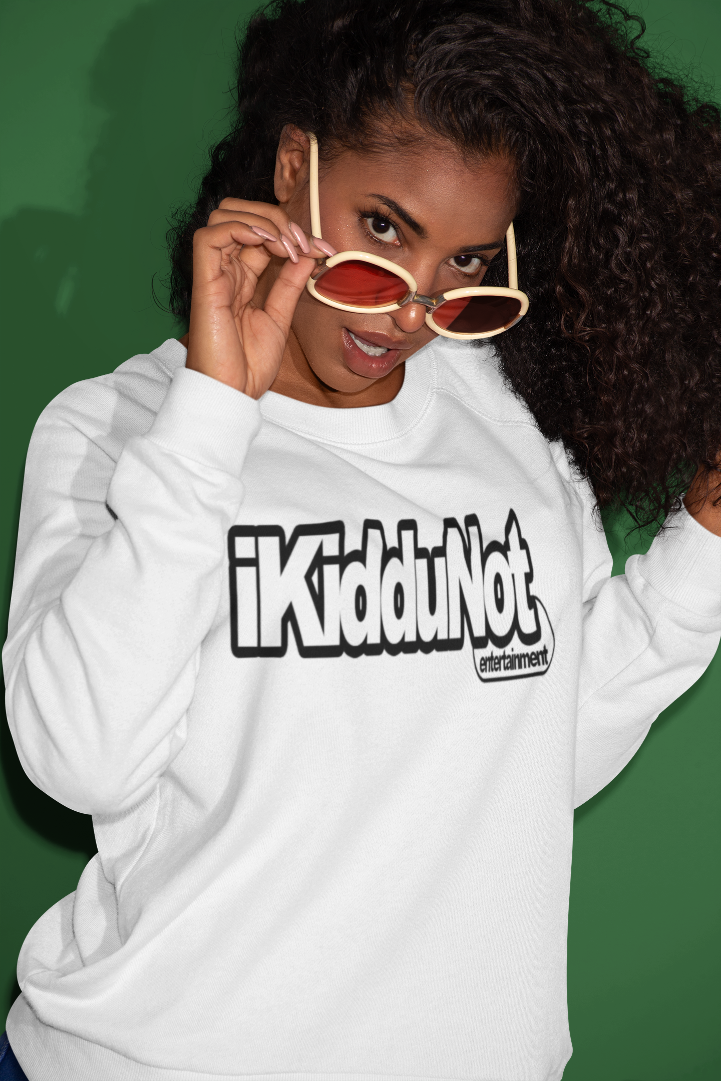 sweatshirt-mockup-of-a-woman-with-sunglasses-smirking-21908.png