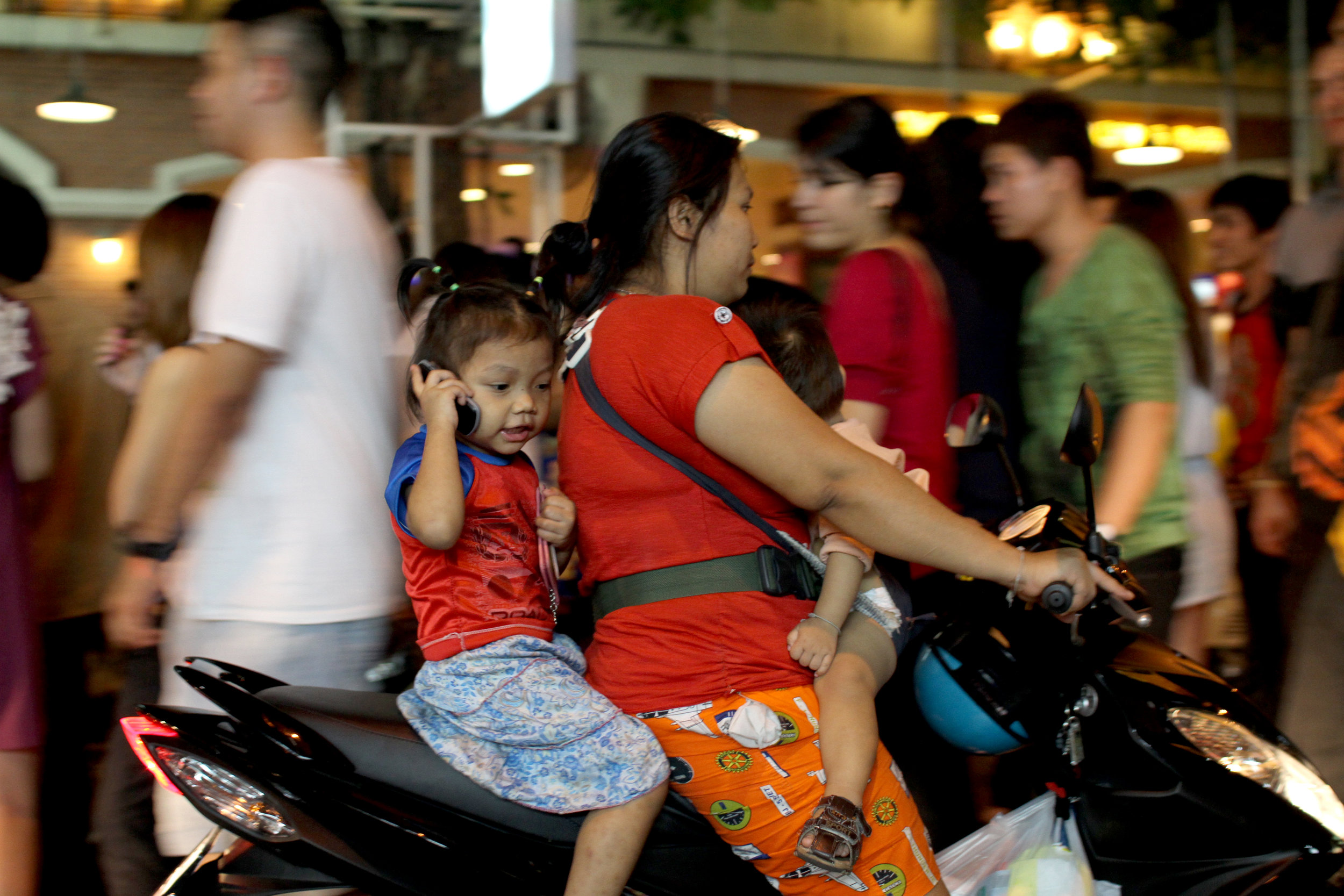 This street’s eclectic mix of hip locals, drunk tourists, artists, no-nonsense ladyboys and homeless folks delivers a mesmerising dose of people watching.  A poignant experience, best relished with a camera in hand. 