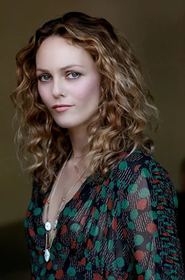 vanessa-paradisok.jpg