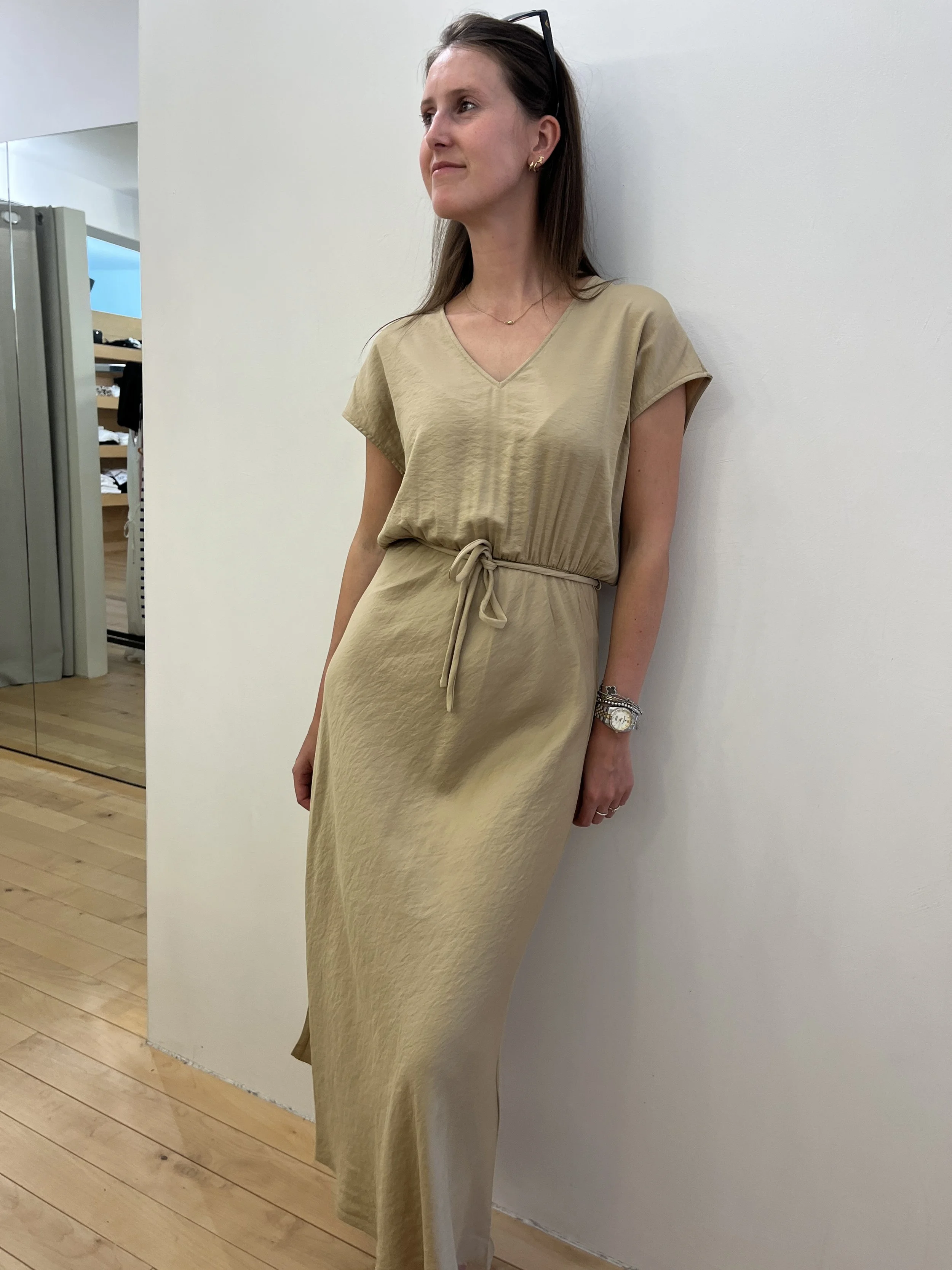 Lang kleed met V-hals