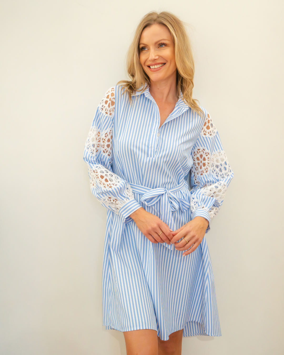 Ana Alcazar Blauw Jurkje met Gehaakte Mouw