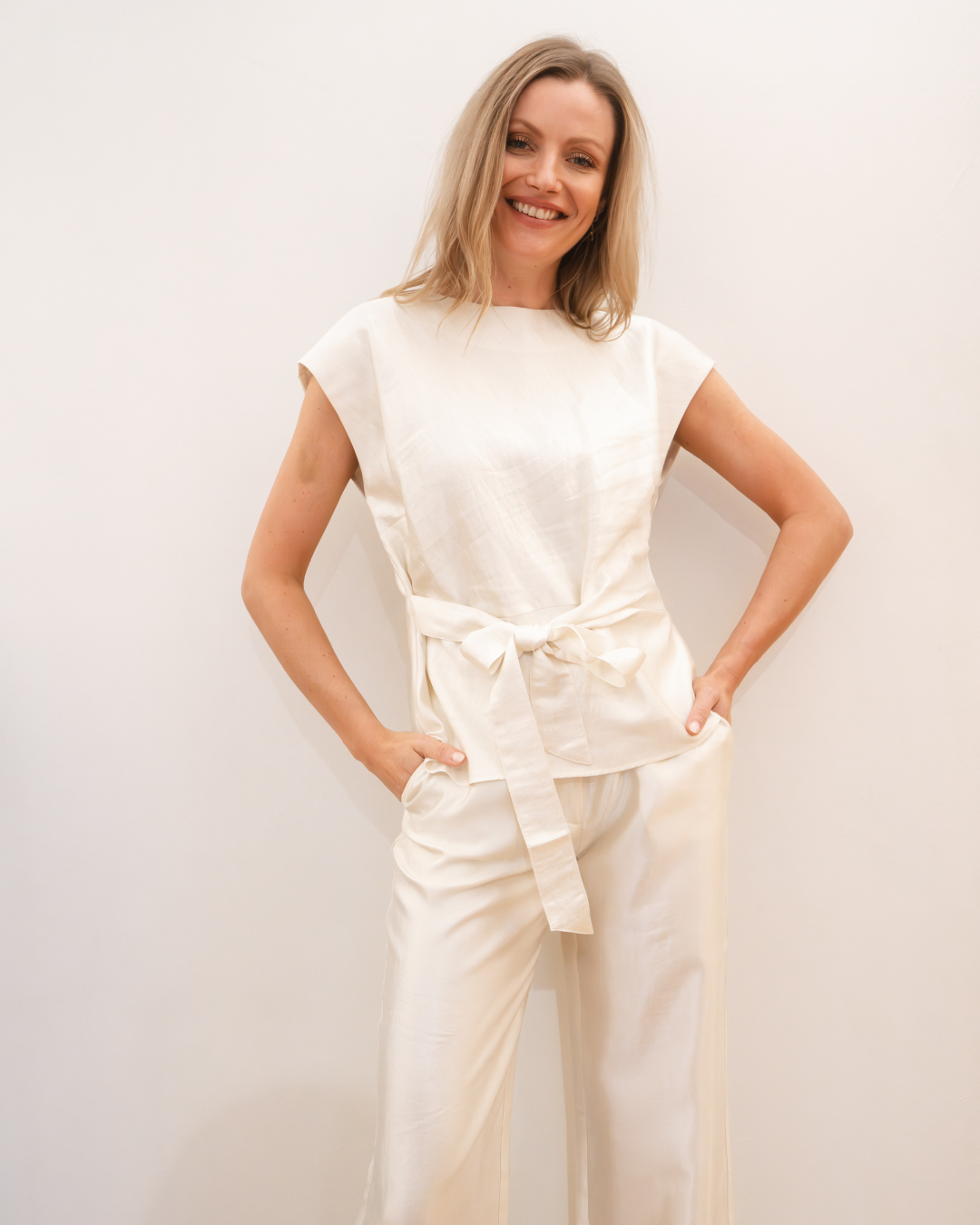 Nikkie Off-White Elegante Set – Top €119 / Broek €129