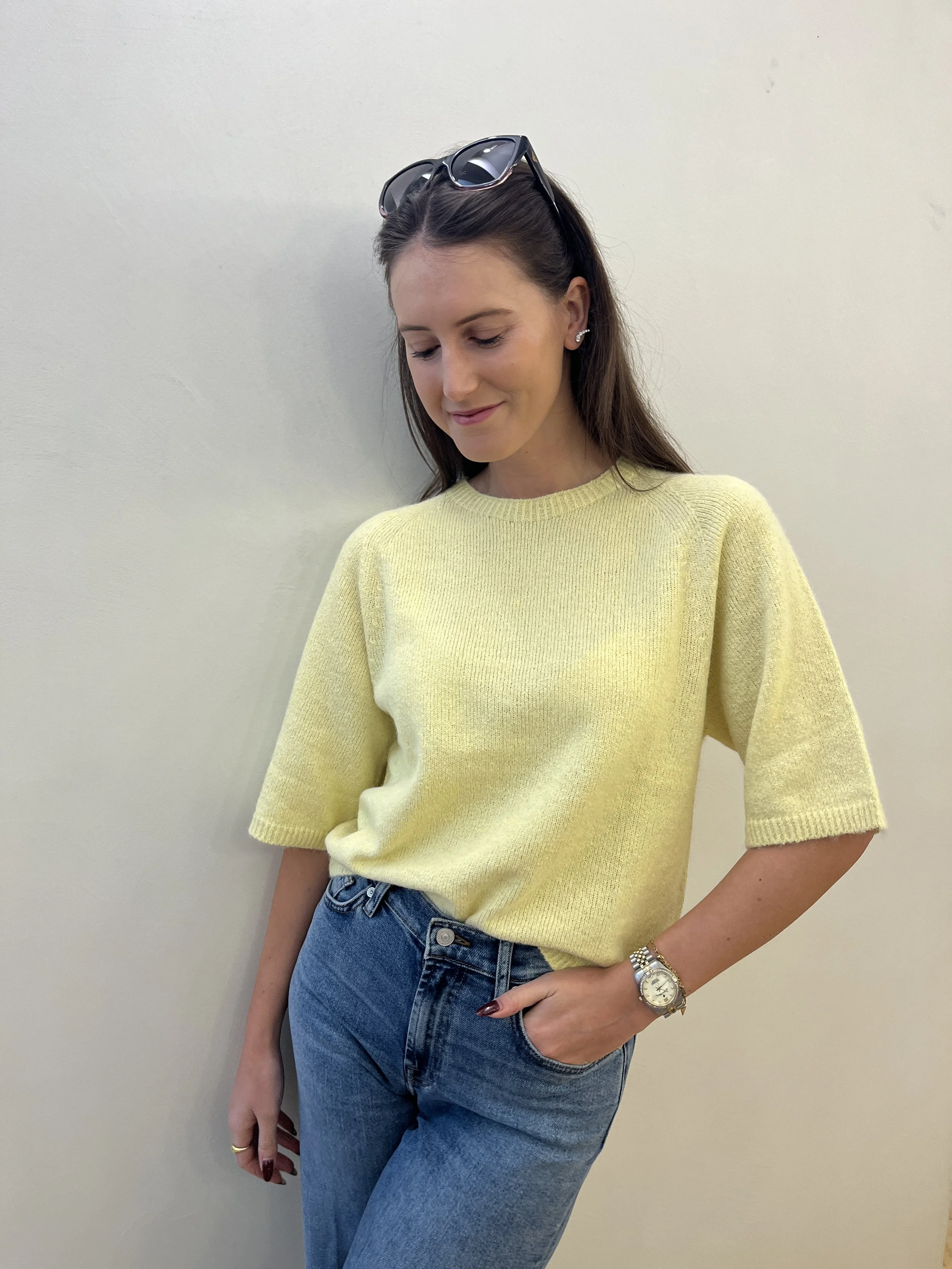 Due Amanti Geel Truitje met Ronde Hals