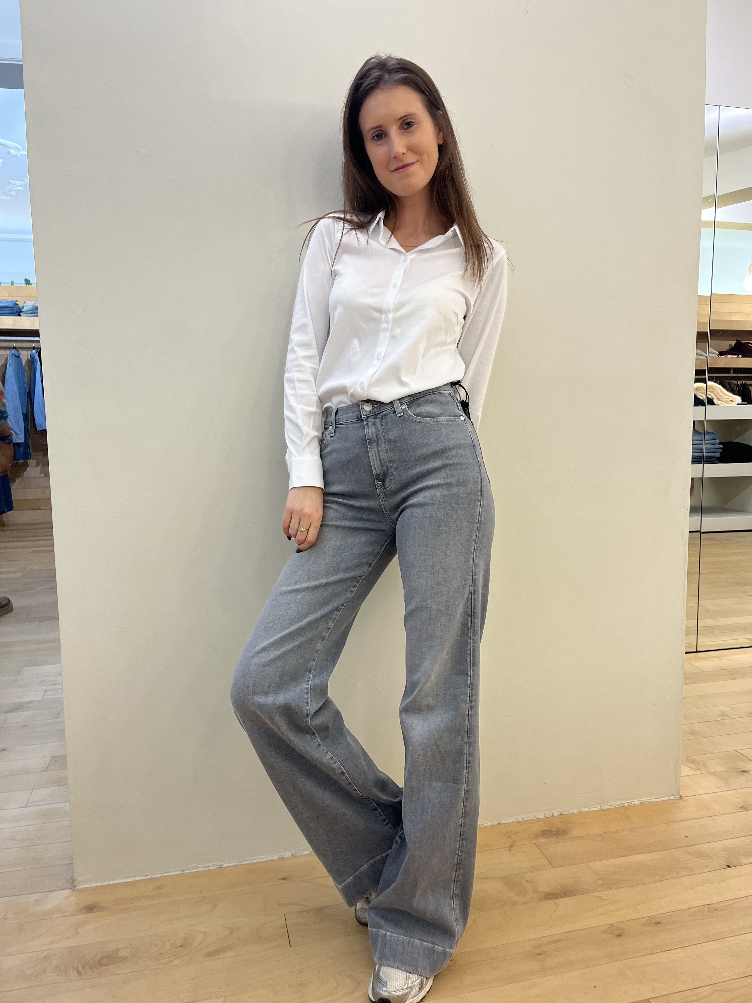 7 For All Mankind – Modern Dojo Wide Leg Light Grey Jeans