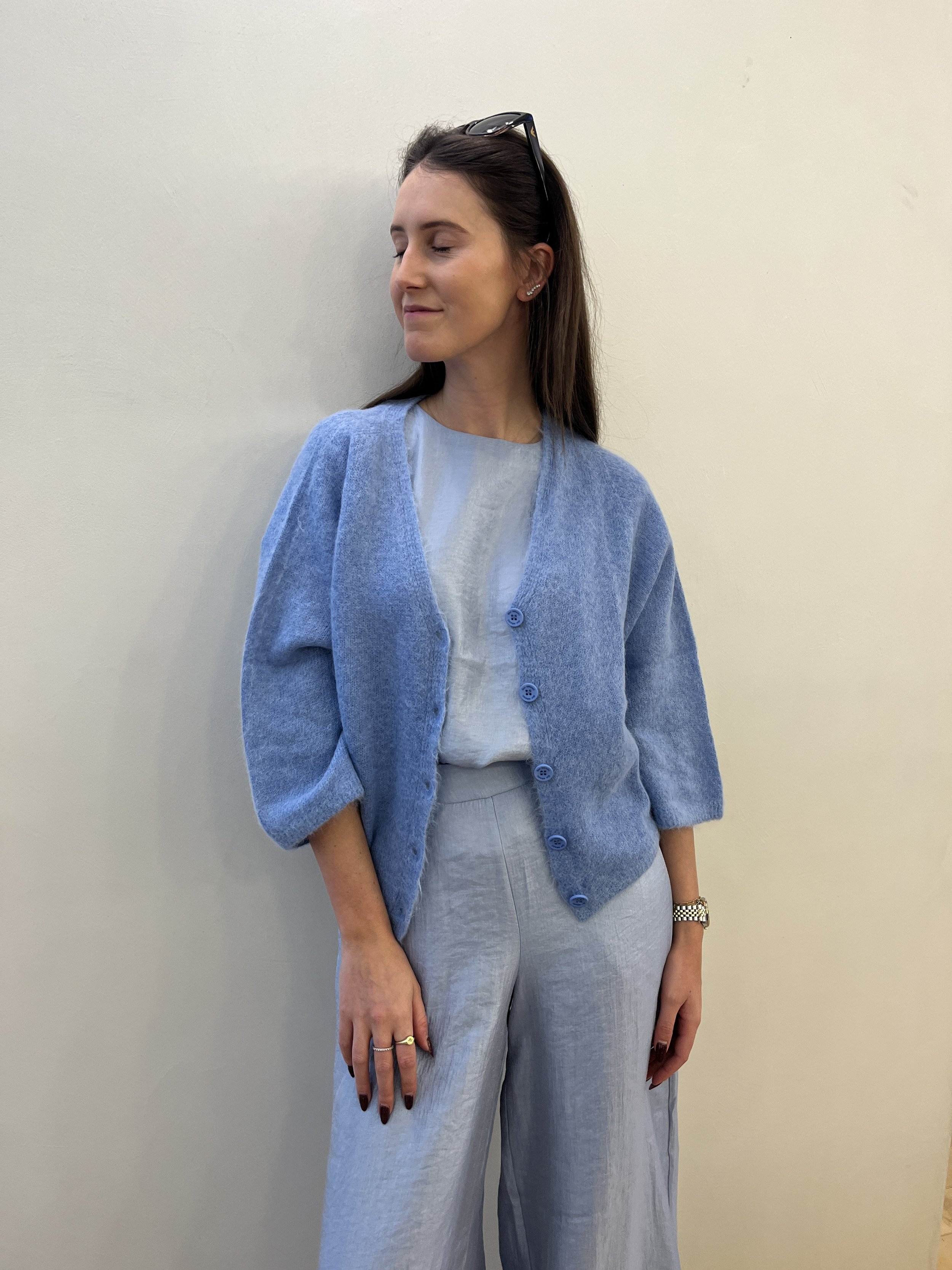 Due Amanti Trui met Giletlook en Knoopjes – Jeansblauw