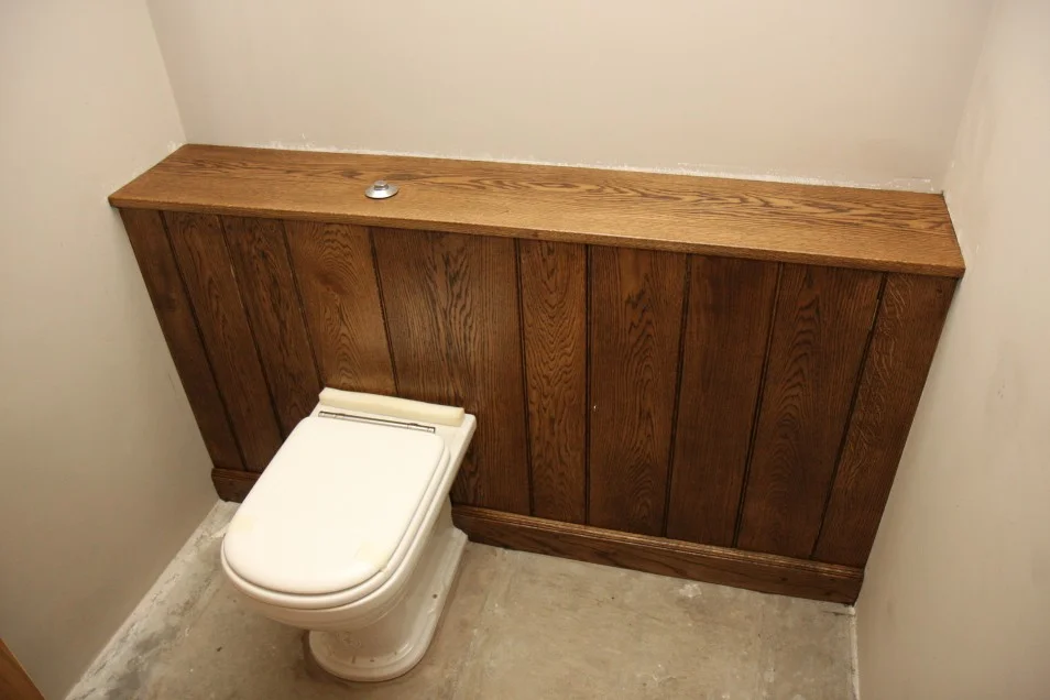 Oak panelled toilet box_0.jpg