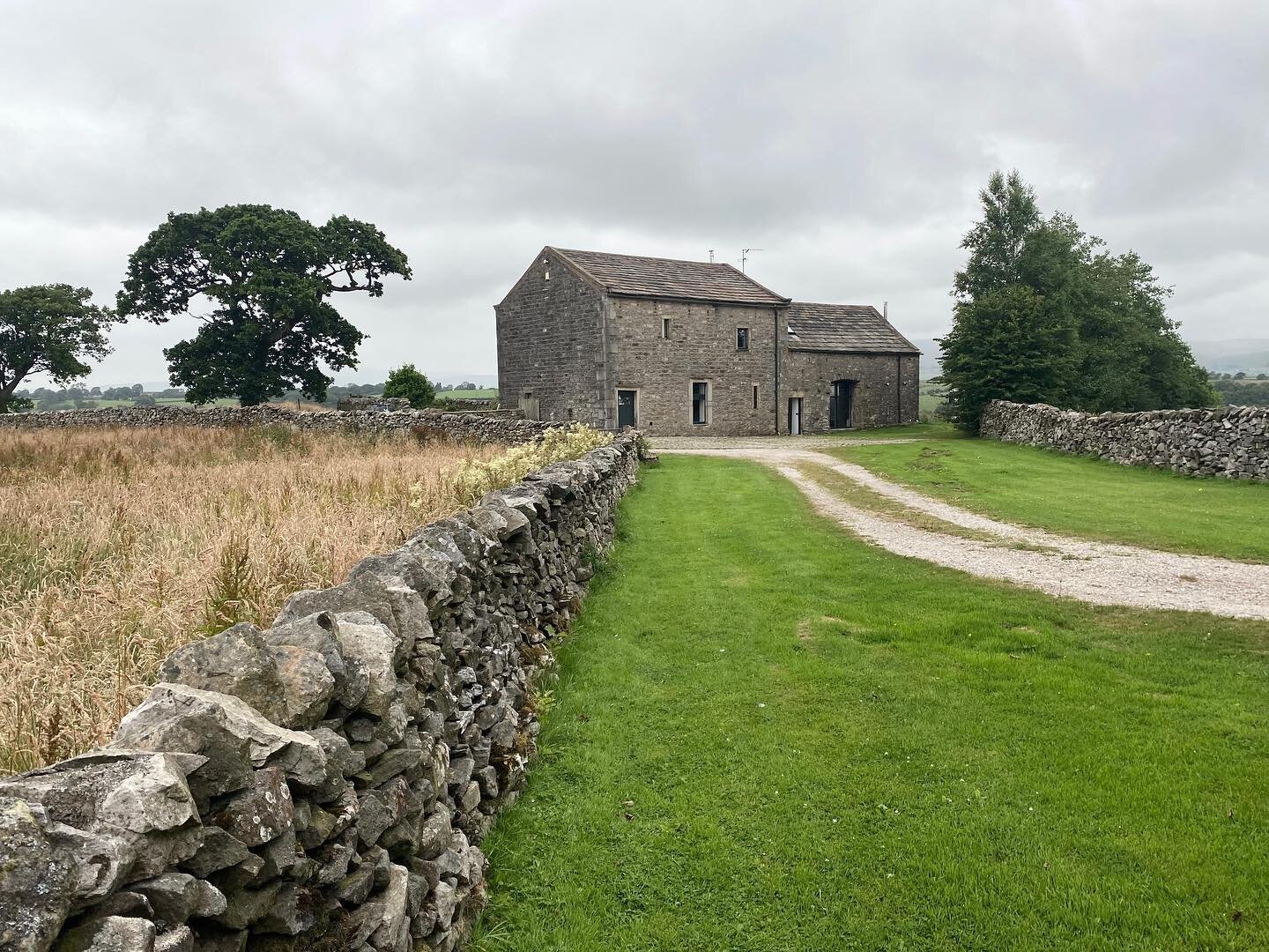 Excited to start work on a lovely project in Yorkshire. Two, adjoining, three-hundred-year-old stone barns stand on the edge of the Dales, with outstanding views across the Three Peaks. A sensitive, contextual, sustainable retrofit is planned. #retro