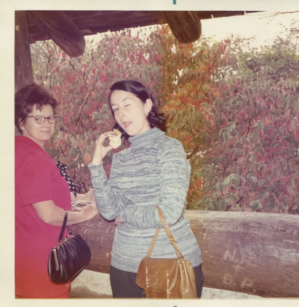Mom&Fam_Late60Early70_007.jpg