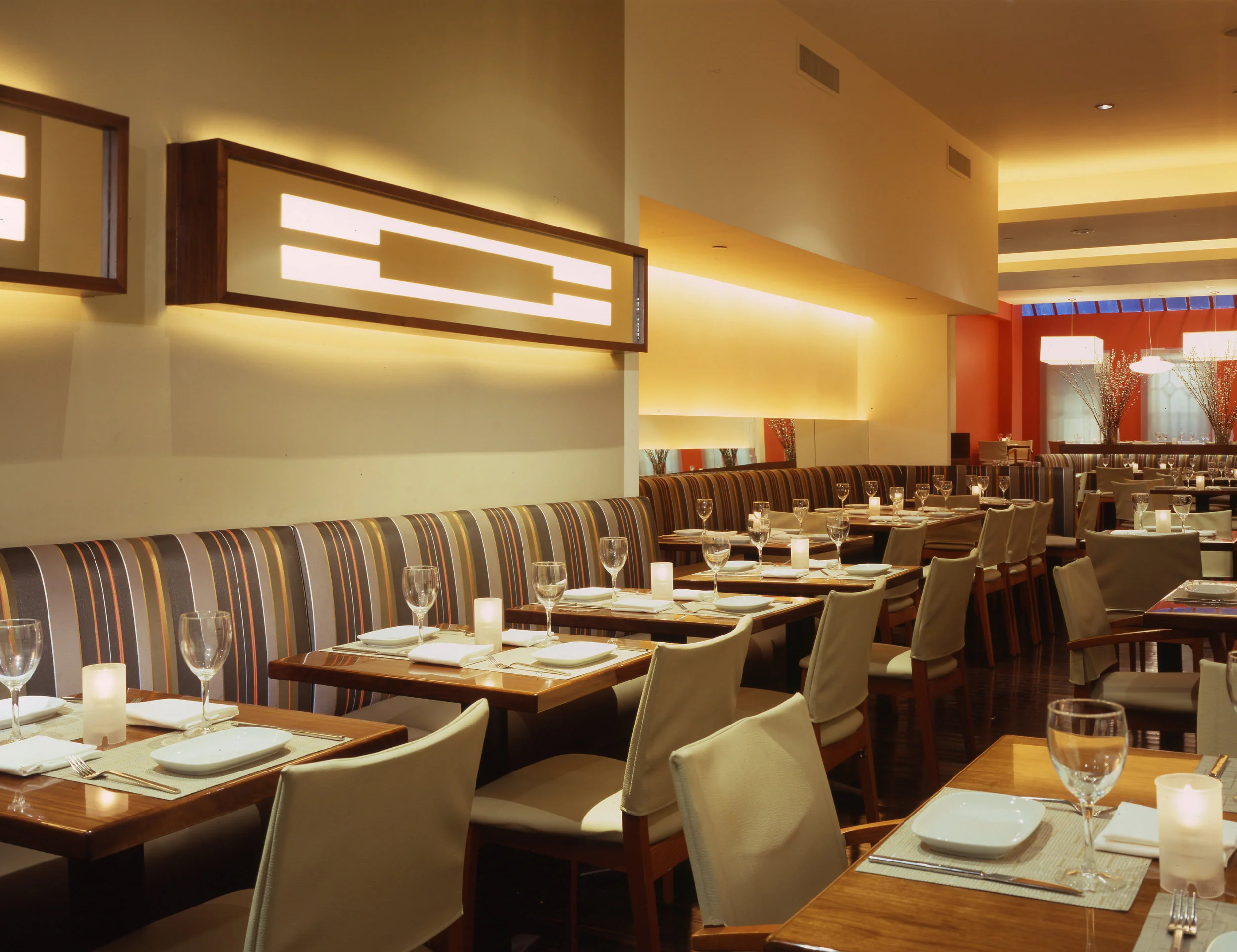 Amuse.diningw_mirror.jpg