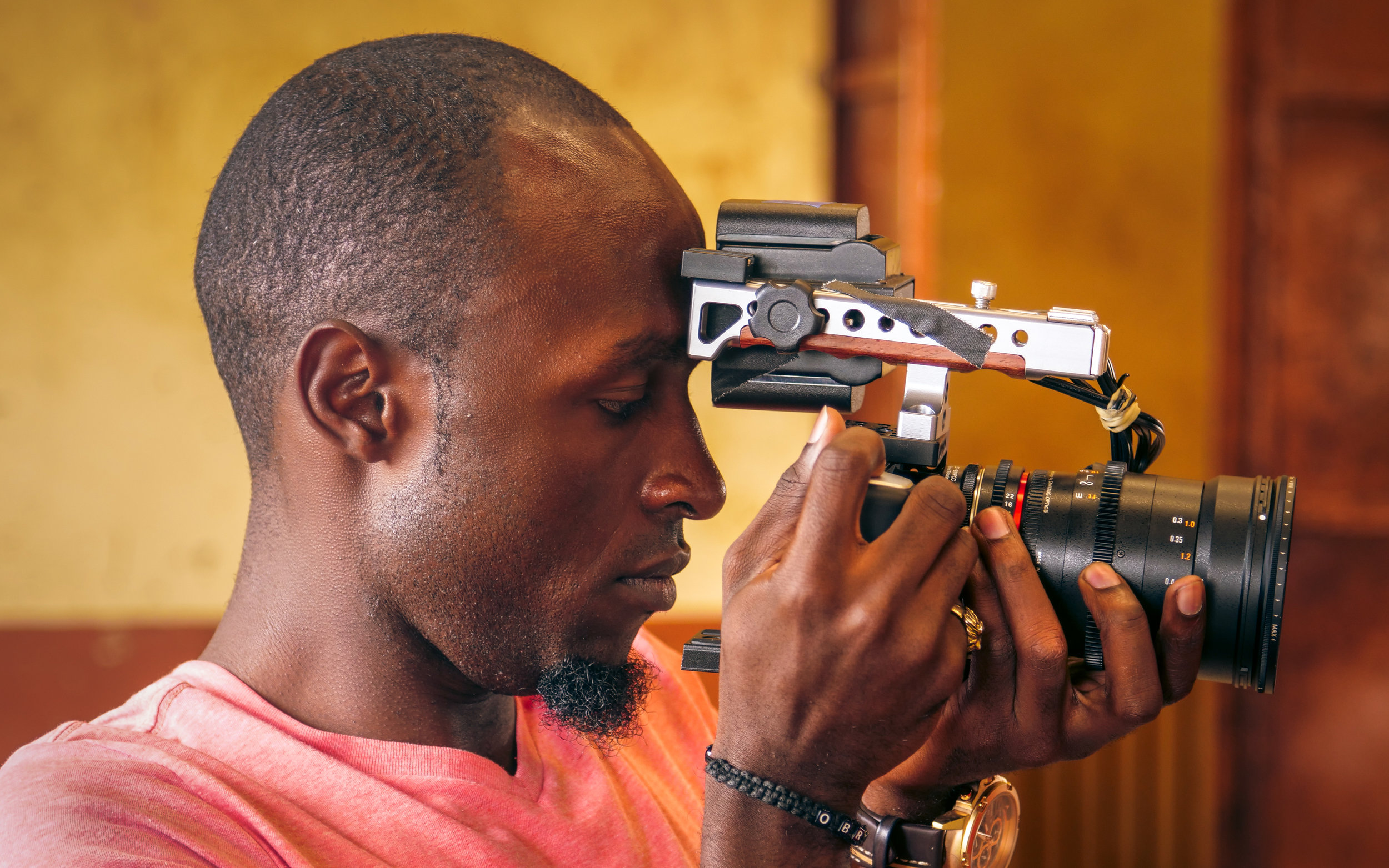 02b - Brain Karani on set of Zumari.jpg