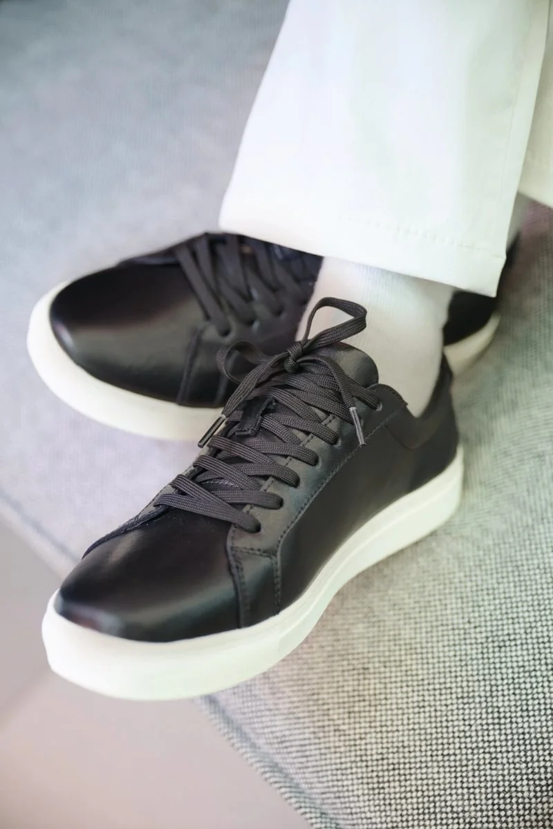 Elsa Trainers - Black - Medium.jpg