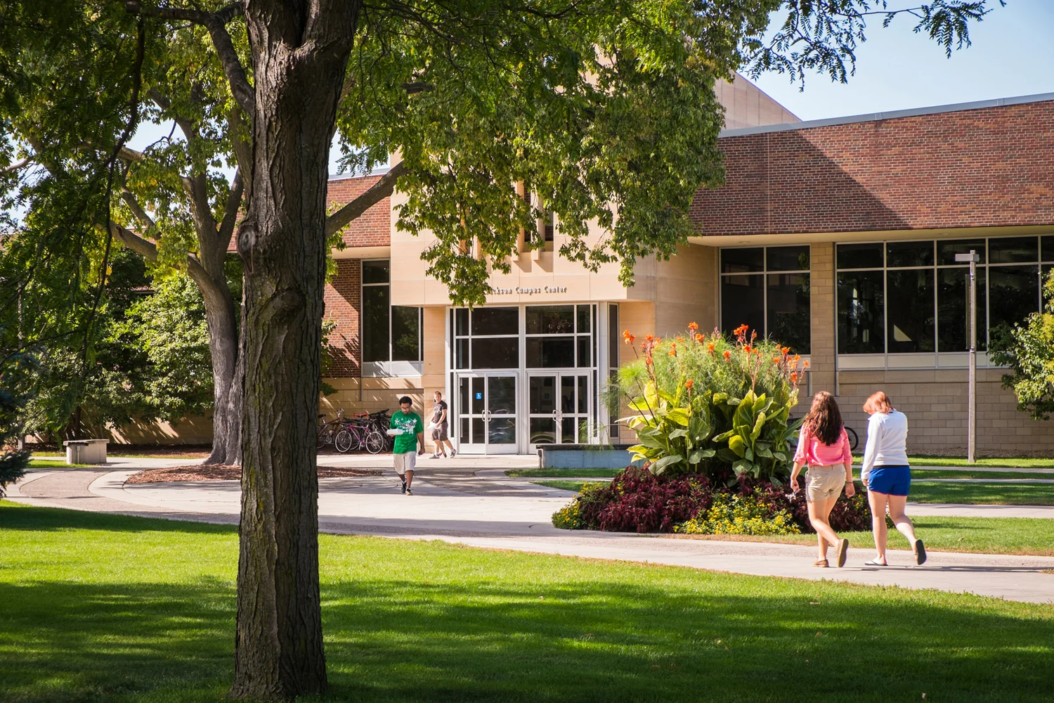 043-20131001-Gustavus_Adolphus-114.jpg