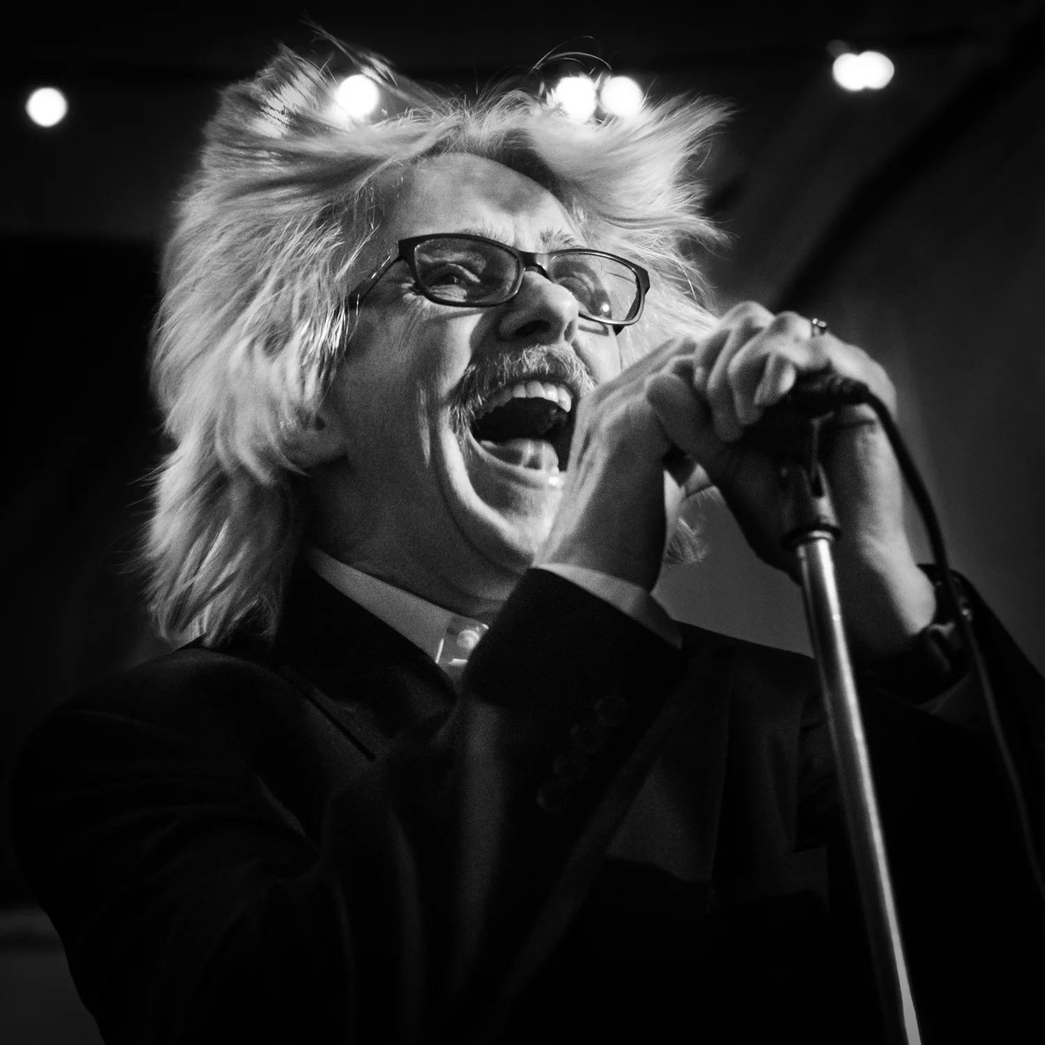 20181208-TC-GetHip-DeadbeatPoets-BlueAsh-075bw.jpg