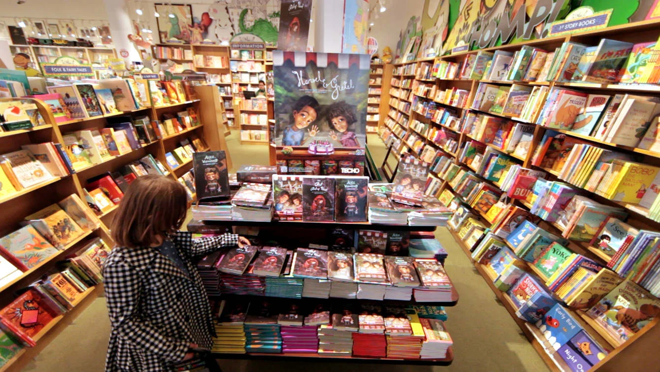 BOOKS-in-Store_1340_c.jpg