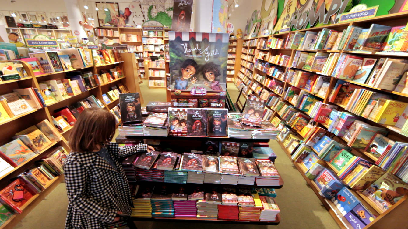 BOOKS-in-Store_1340_c.jpg