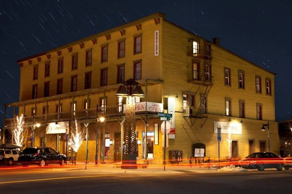 truckeehotel.jpg