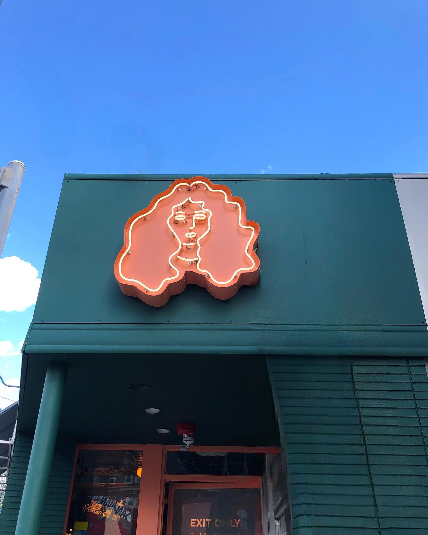 This gal sure is a beaut! All handmade, all the time. Stop by @littlesisterpvd to ooh and ahh and eat delicious pastries! #neon #neonsign #neonsigns #signs #handpaintedsigns #neonart #cafe #providence #pvd #pvdneon #knoxneon #coffee #cute