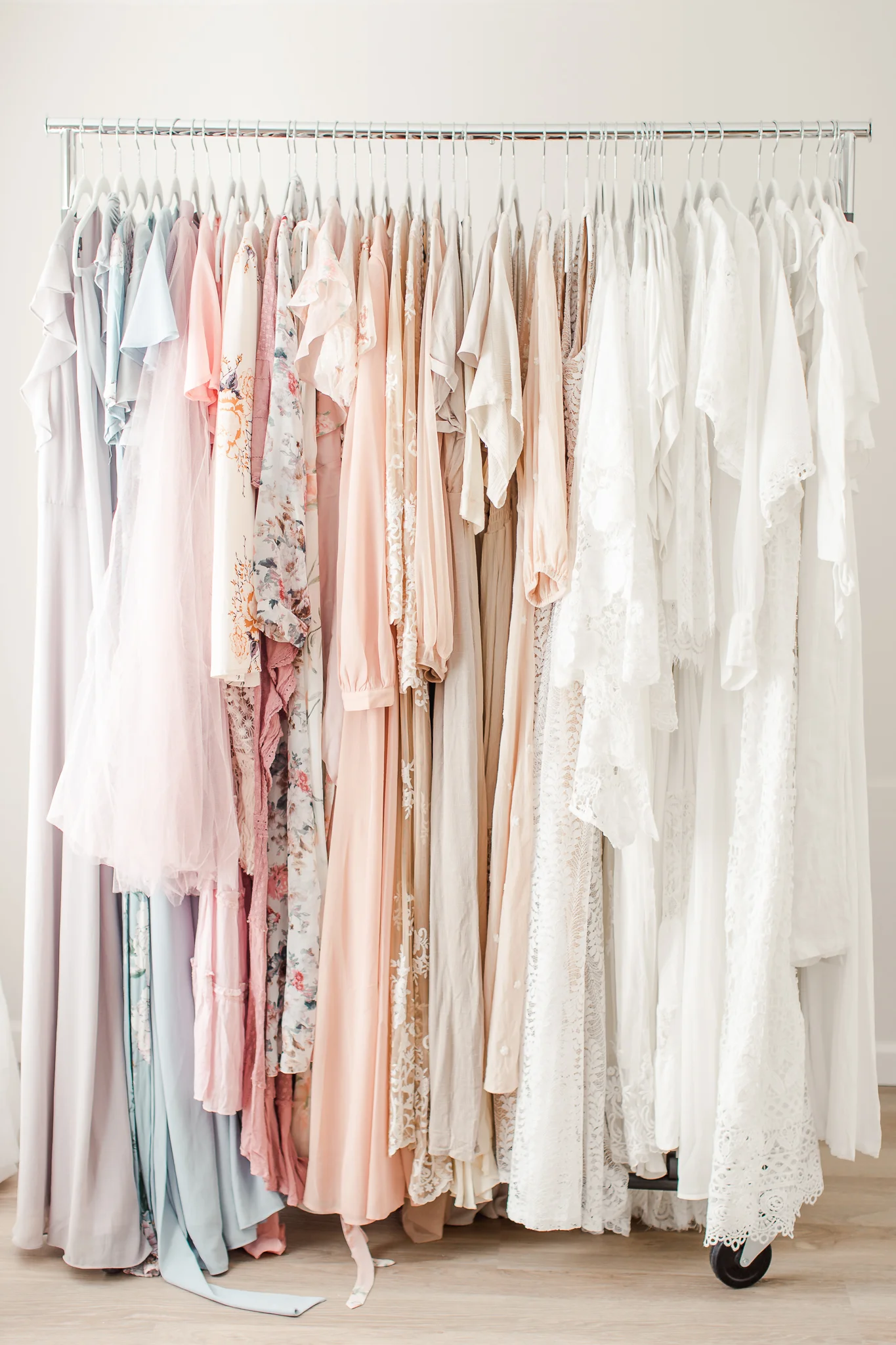 Connecticut Photographer, Kristin Wood Photography, offers client wardrobe for maternity, family and newborn photoshoots.