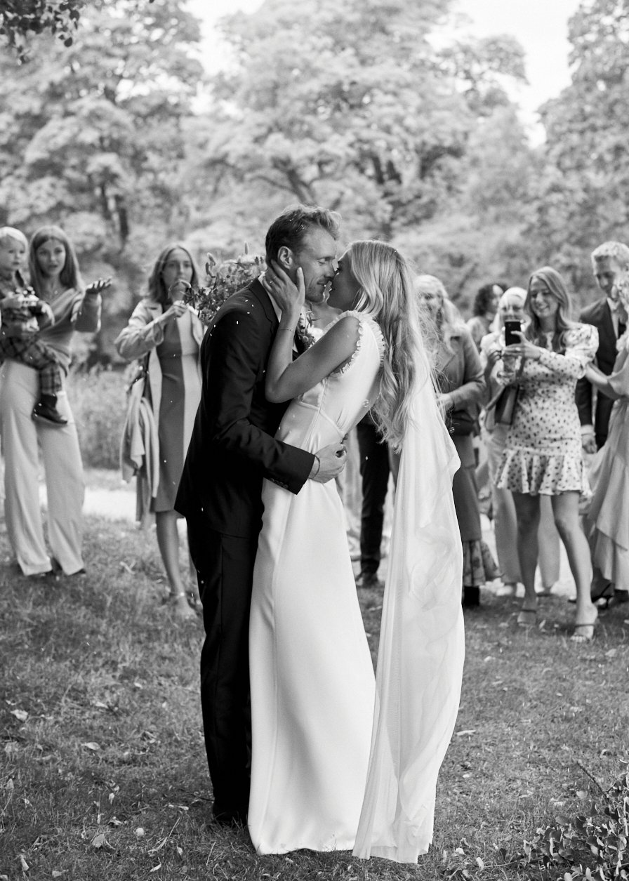 Peter&Mathilde_120920_02_Reception_23226_Lowres.jpg