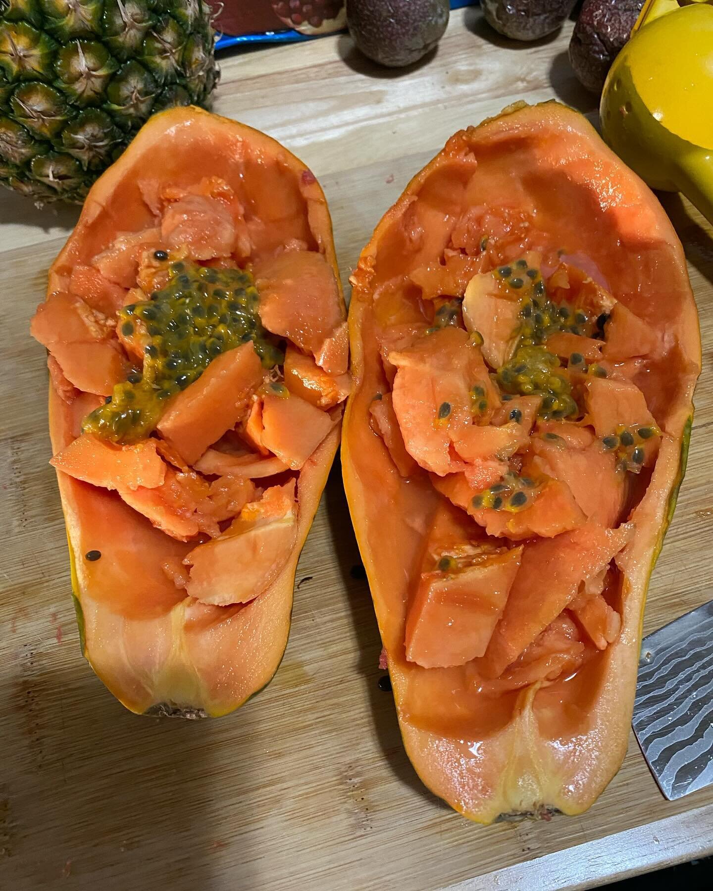 Papayas are what dreams are made of ✨

Sometimes when people ask me how much I spend on fruit especially ordering it online - I get the wildest reactions . 

It&rsquo;s all perspective . 

I shop in one section of a grocery store . It lasts me all we