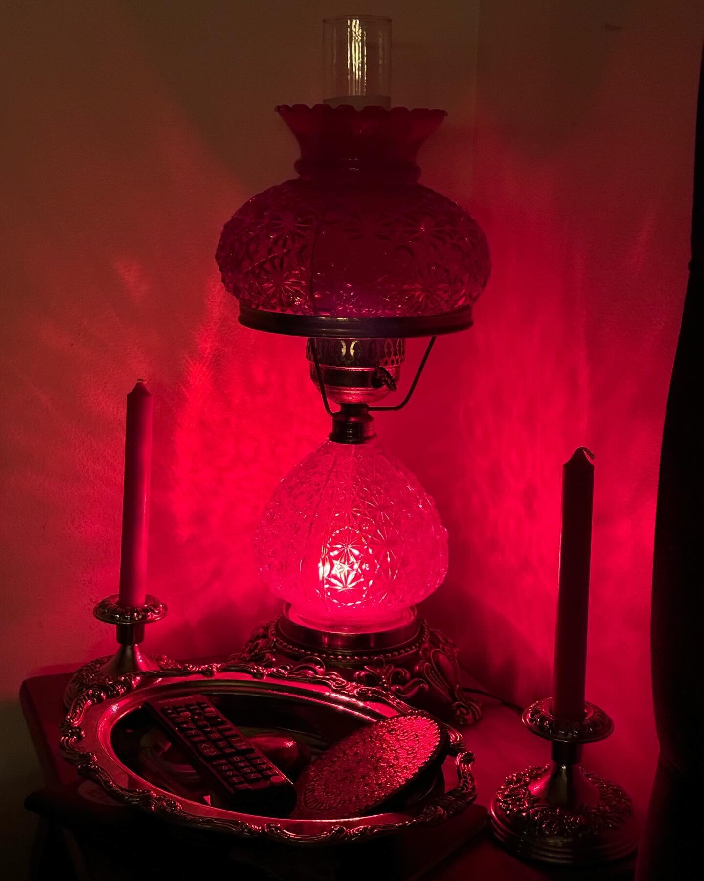 Crimson thriftings 

#vampire #decor #victorian #thrift #dark #ambient #ambiance #slowburn