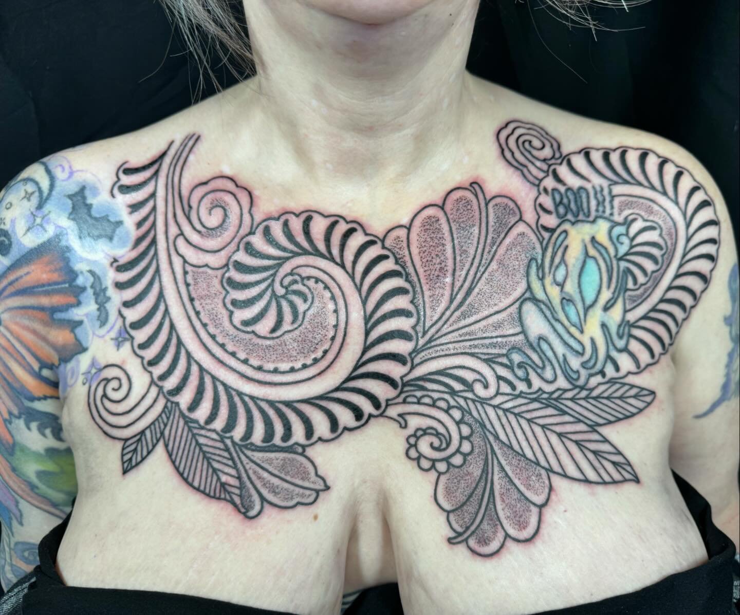 First sitting of Josetta&rsquo;s chest piece ❤️ 
&bull;
&bull;
&bull;
&bull;
#ornamental #boldwillhold #blackwork #ornamentaltattoo #ornamentalblackwork #keishanicoletattoo #keishanicolenouveau #bendoregon #monolithtattoostudio #chestpiece #freehand