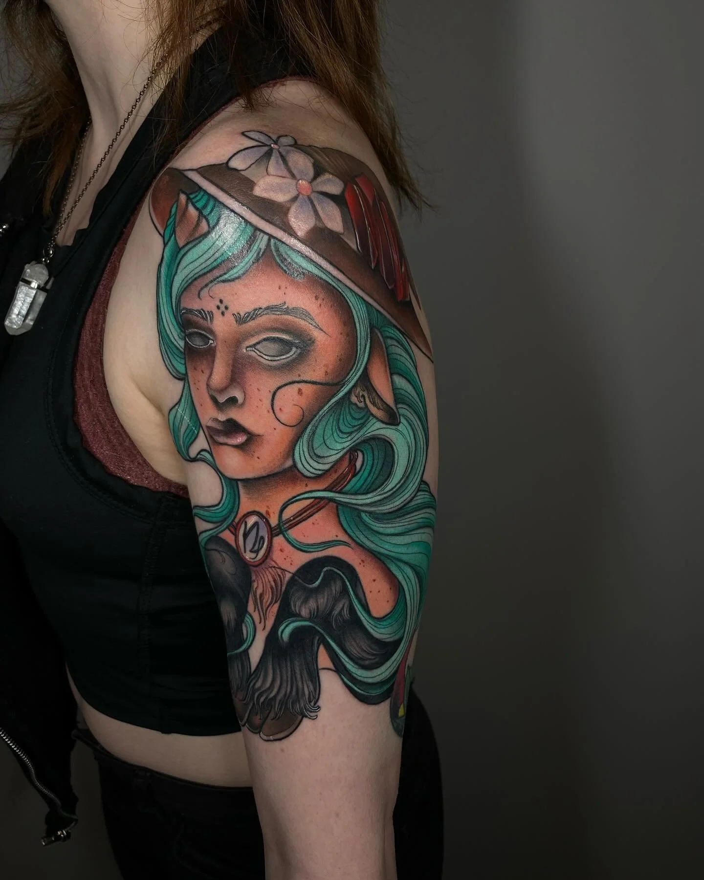 Oldie but goodie - more please 
✨🧌✨
&bull;
&bull;
&bull;
&bull;
#capricorn #capricorntattoo #ladytattoo #ladyhead #astrology #astrologytattoo #keishanicoletattoo #keishanicolenouveu #neotraditional #neotraditionaltattoo #neotraditionalworldwide