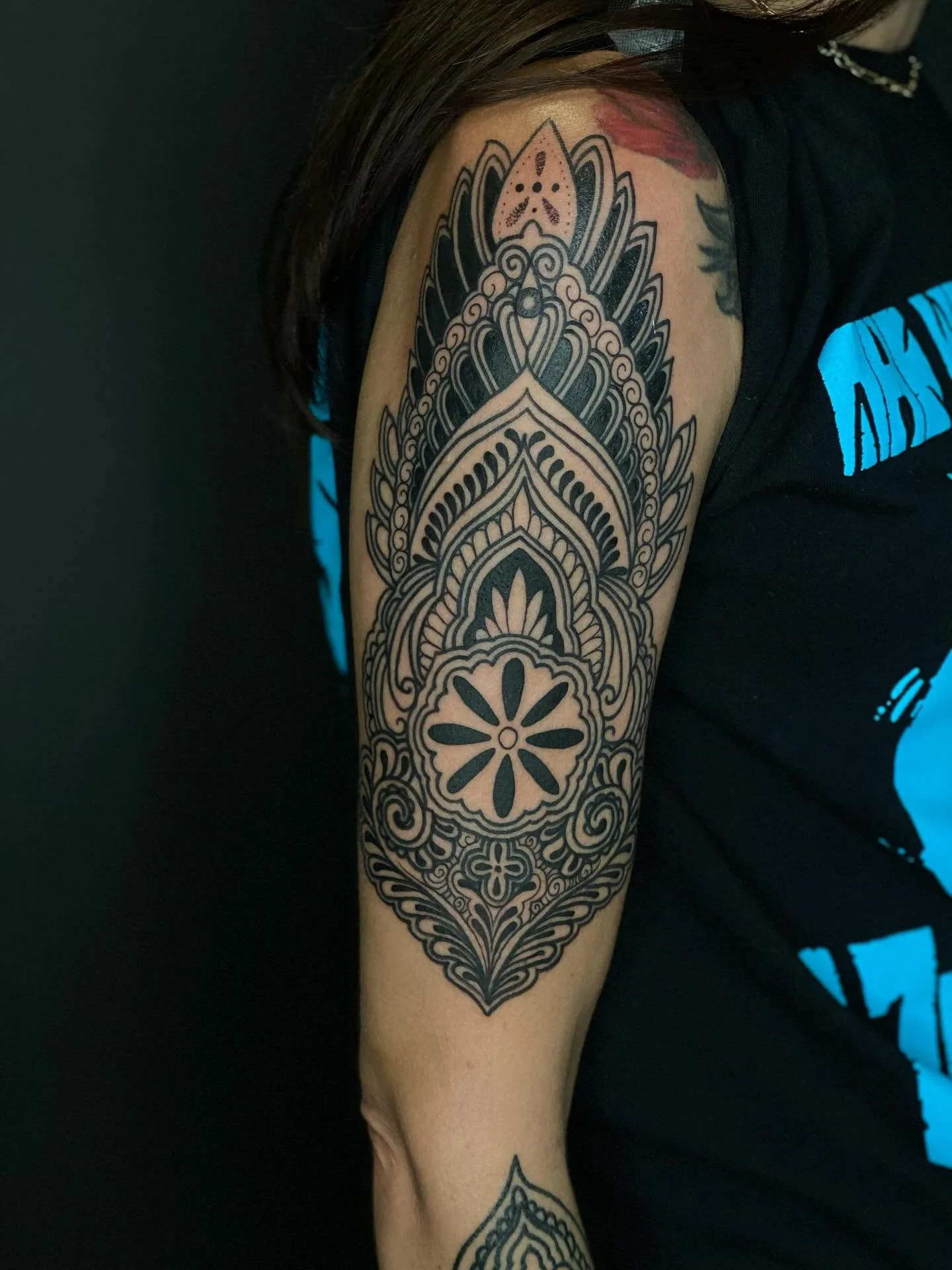 The early stages of a sleeve we finished ! Ornamental flows are my favorite style, I would love to focus on freehanding more projects this year.
🌀 My books are open for 2026. I have some days remaining in December , returning from India. I&rsquo;d l