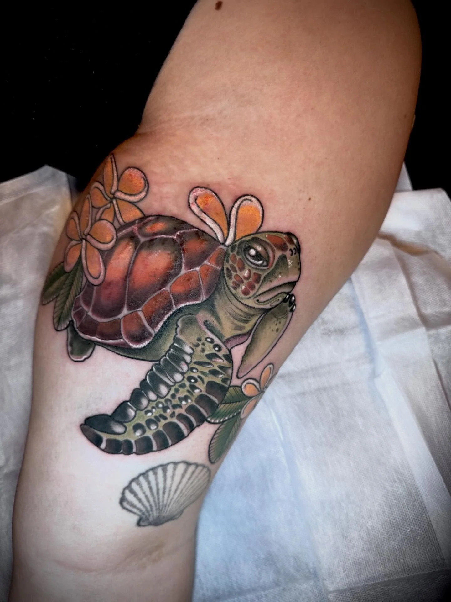 I got to tattoo a cute Tina turtle 🐢 
&bull;
&bull;
&bull;
#keishanicoletattoo #bedoregontattoos #centraloregontattooers #neotraditional #turtletattoo