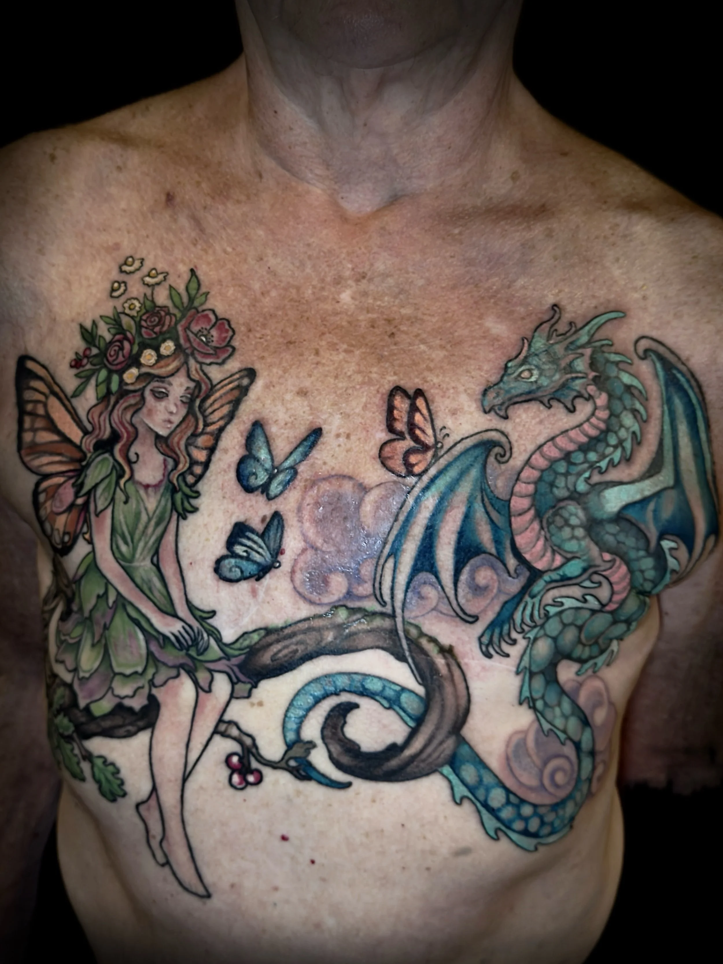 🧝🏻&zwj;♀️🧚🐉 Fairy and Dragon Mastectomy Makeover 🧝🏻&zwj;♀️🧚🐉
I feel really honored to be trusted with such a sacred space. My client is in her 70s and a true warrior.Cancer Survivor!
It was really hard to get photos of things still fresh , ho
