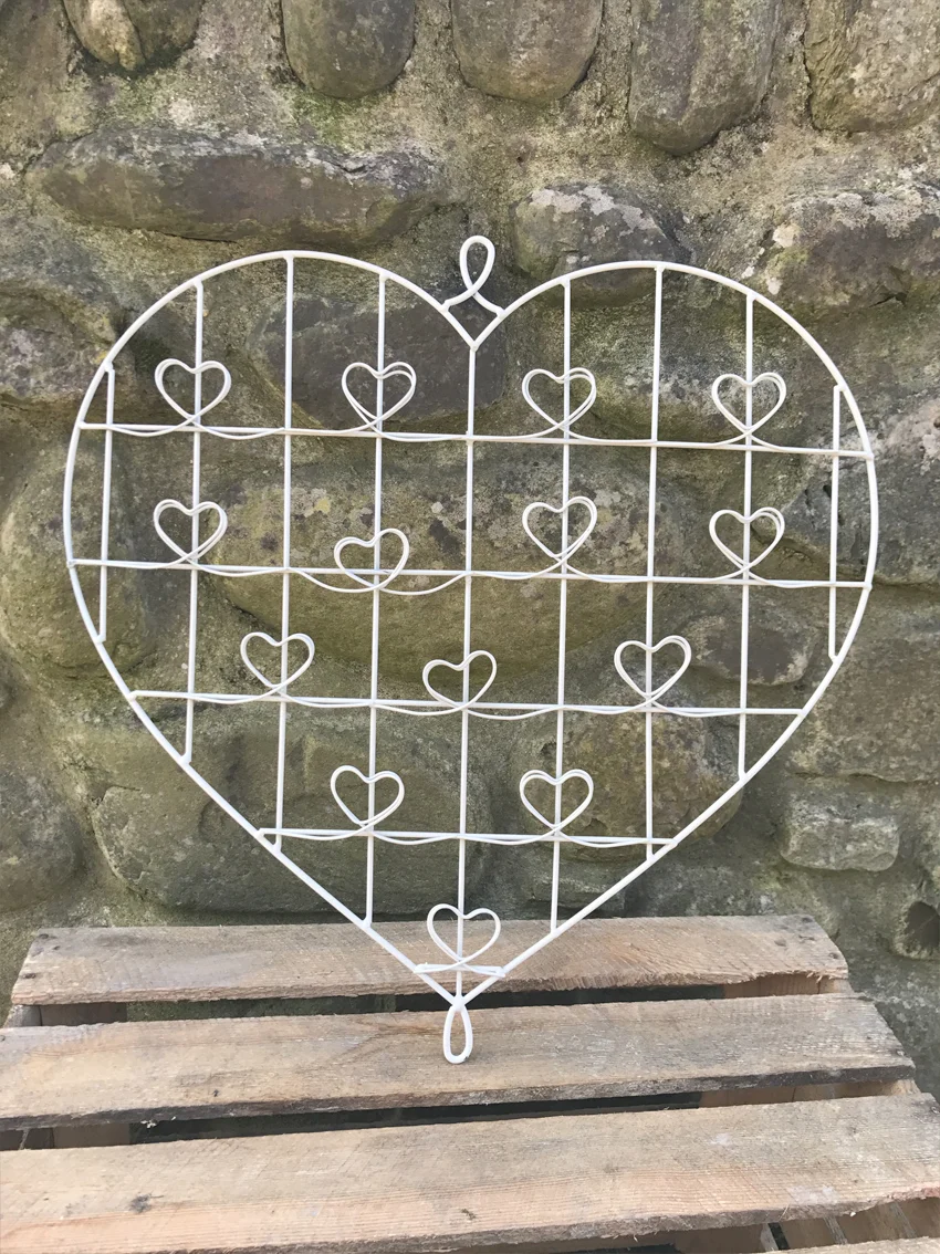 Wire heart frame £2.00