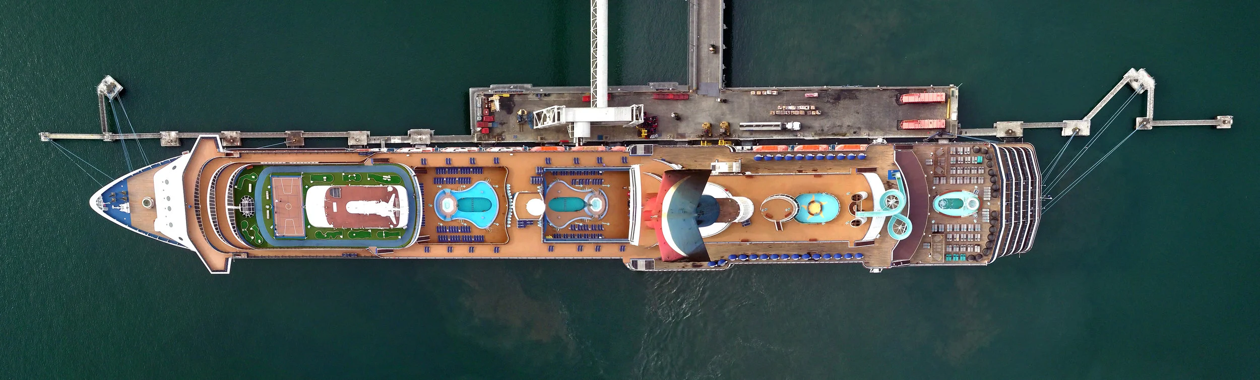 Carnival_Cruise_Pano.jpg