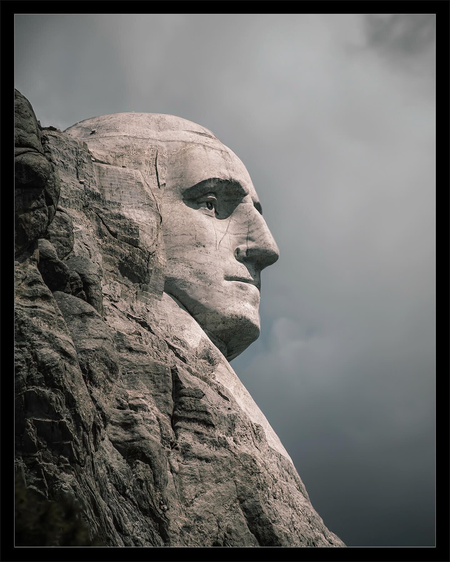 It&rsquo;s only fitting to post some shots of Mt. Rushmore on this President&rsquo;s Day Monday! Have you visited Mt. Rushmore?

⏮️ SWIPE SERIES ⏭️

#mountrushmore #mountrushmorenationalmemorial #presidentsday #presidents #mtrushmore #mountrushmorena