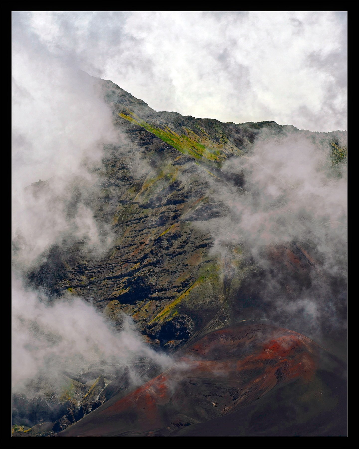 ⏮️ SWIPE SERIES - See the full image by swiping right ⏭️

In the clouds @haleakalanps | The landscape here is surreal and not many photos can do it justice! You have to experience this magnificent park first hand.

#haleakala #haleakalanationalpark #