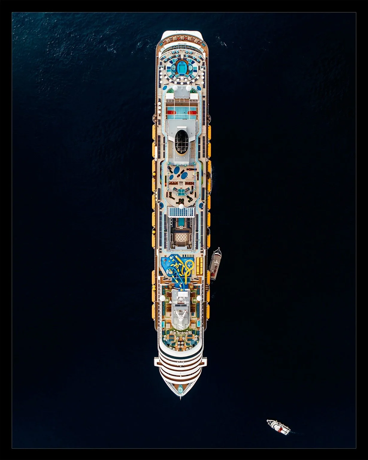 ⏪️ SWIPE SERIES ⏩️
The Carnival Firenze | #carnivalcruiseline 
The Carnival Firenze is a Vista-class cruise ship operated by Carnival Cruise Line, originally built in 2020 as Costa Firenze for Costa Cruises before being transferred to Carnival in 2