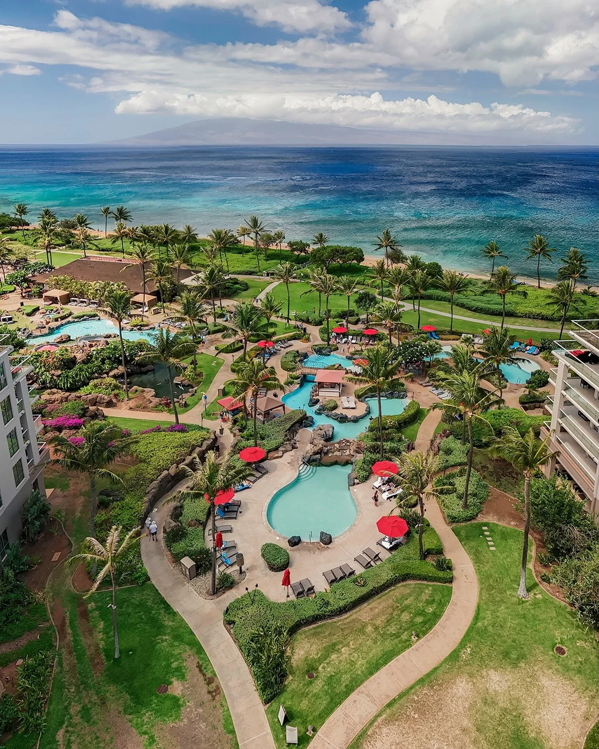 Paradise found at the iconic Honua Kai in Ka&rsquo;anapali, Maui! 🏝️ 🌴 

#visitmaui #honuakai #tlpicks #beachresort #resortlife