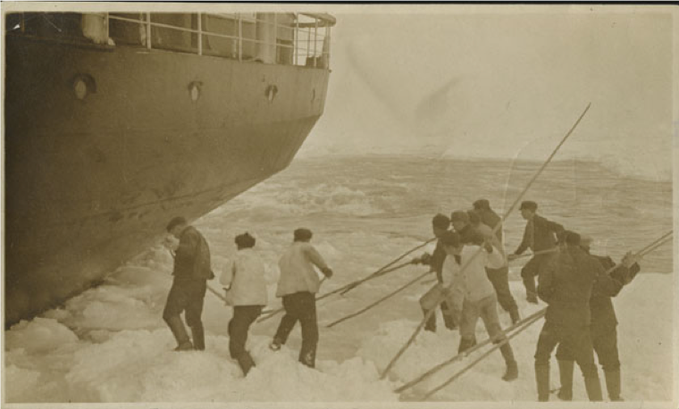 SS Florizel jammed, sealers loosening ice. Image A 9-15 from The Rooms Provincial Archives.