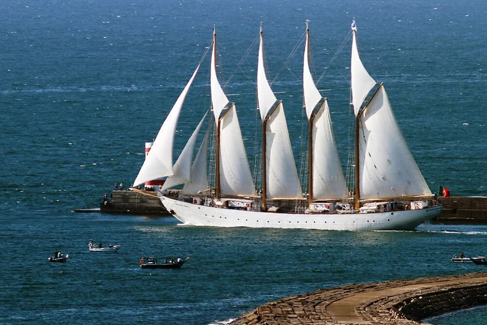 Over the Waves: Santa Maria Manuela</em></span>