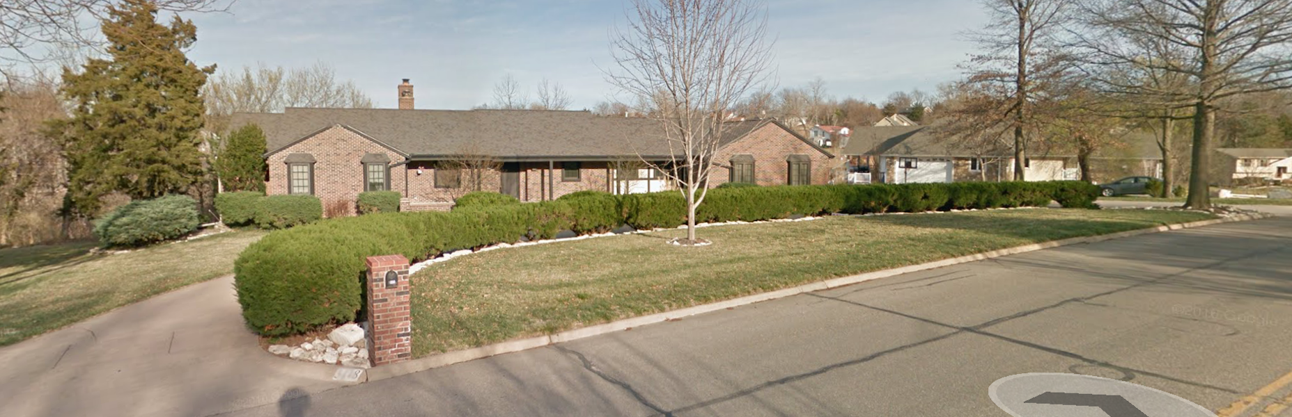 Approaching from Miller Parkway (House is on your left)