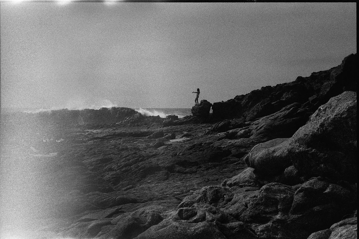 mariana_rocks_400tx.jpg