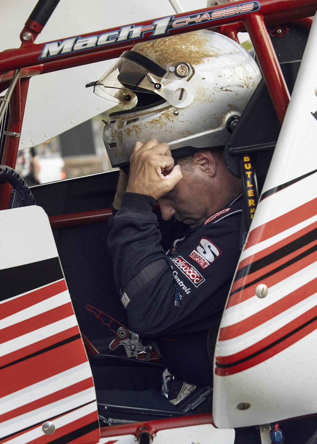 Driver_DirtyHelmet_WG0819.jpg