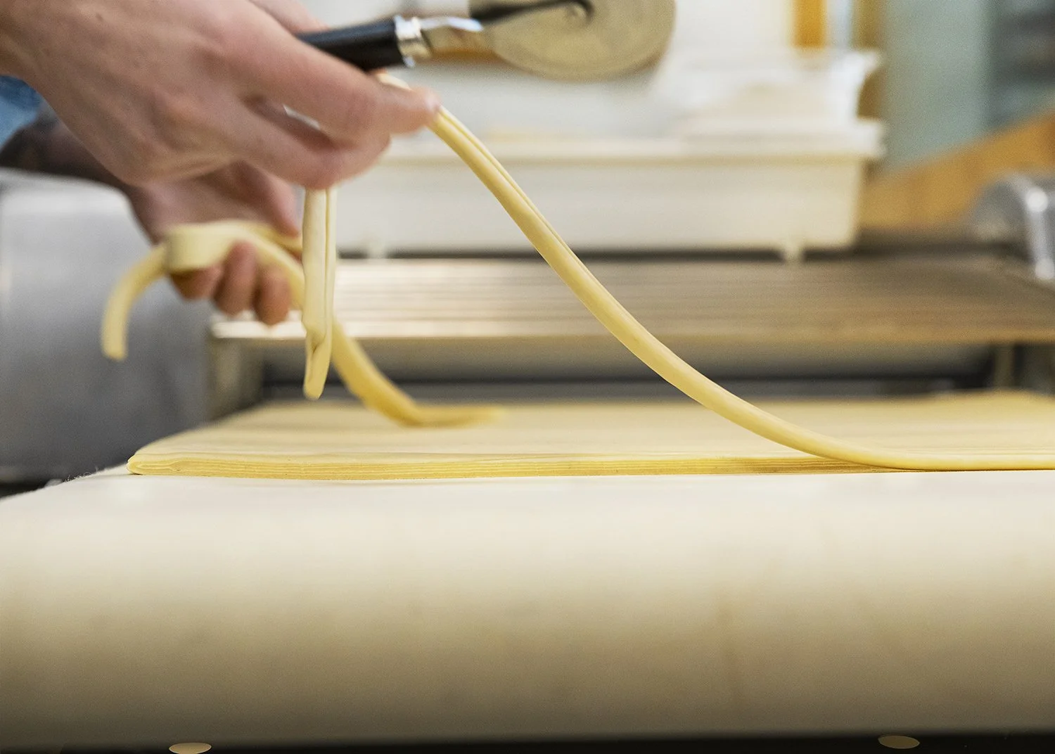Pastries_CuttingBlur_web.jpg