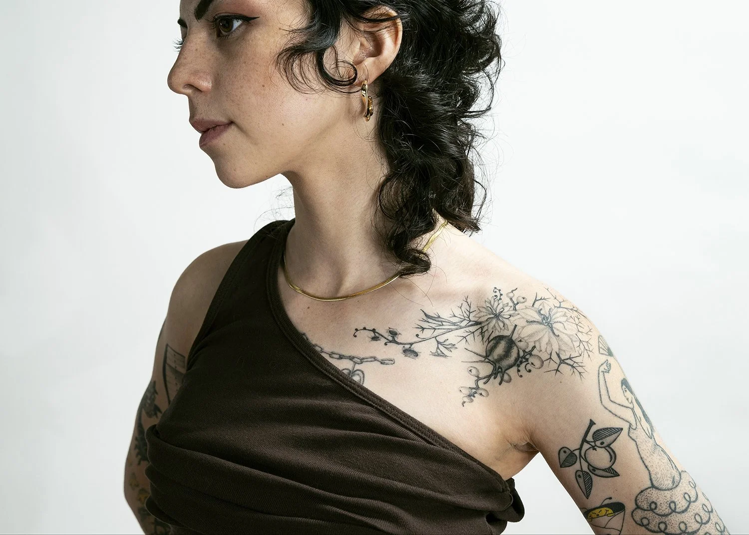 Mia_PortraitShoulderWHT_web.jpg