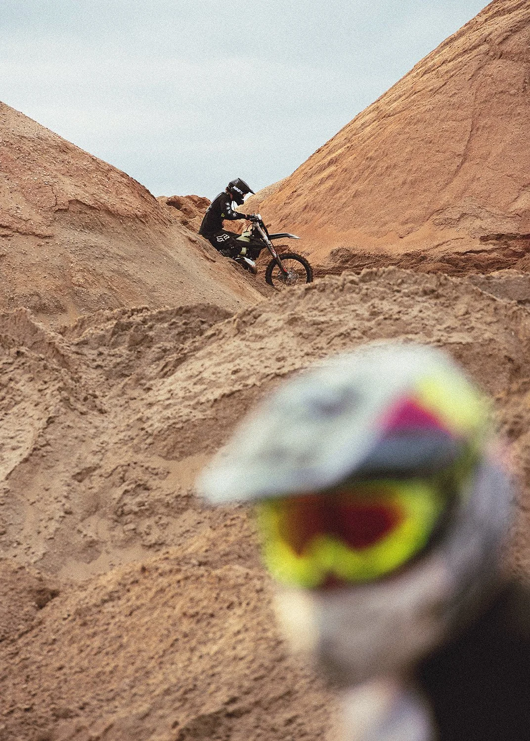 Moto_Layers_Sand0117.jpg