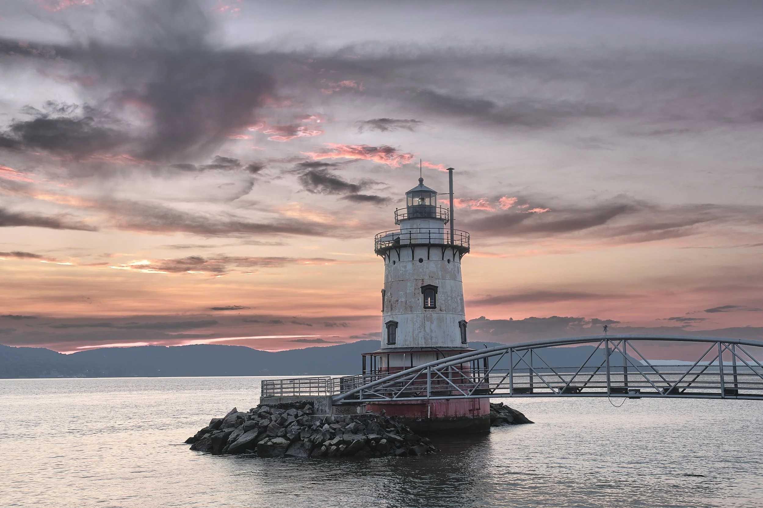 Sleepy Hollow Lighthouse Bumble 21-07-14-0023.jpg